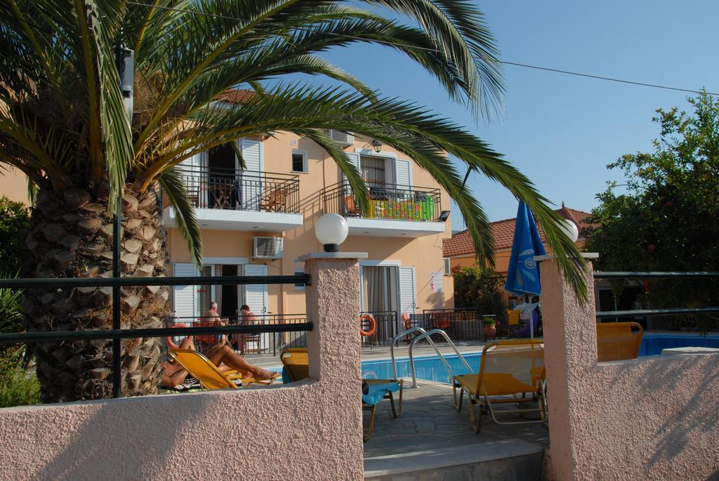 Lakis Studios Anaxos Rum bild